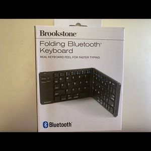 NWT Brookstone Bluetooth Folding Keyboard iPad/Ph
